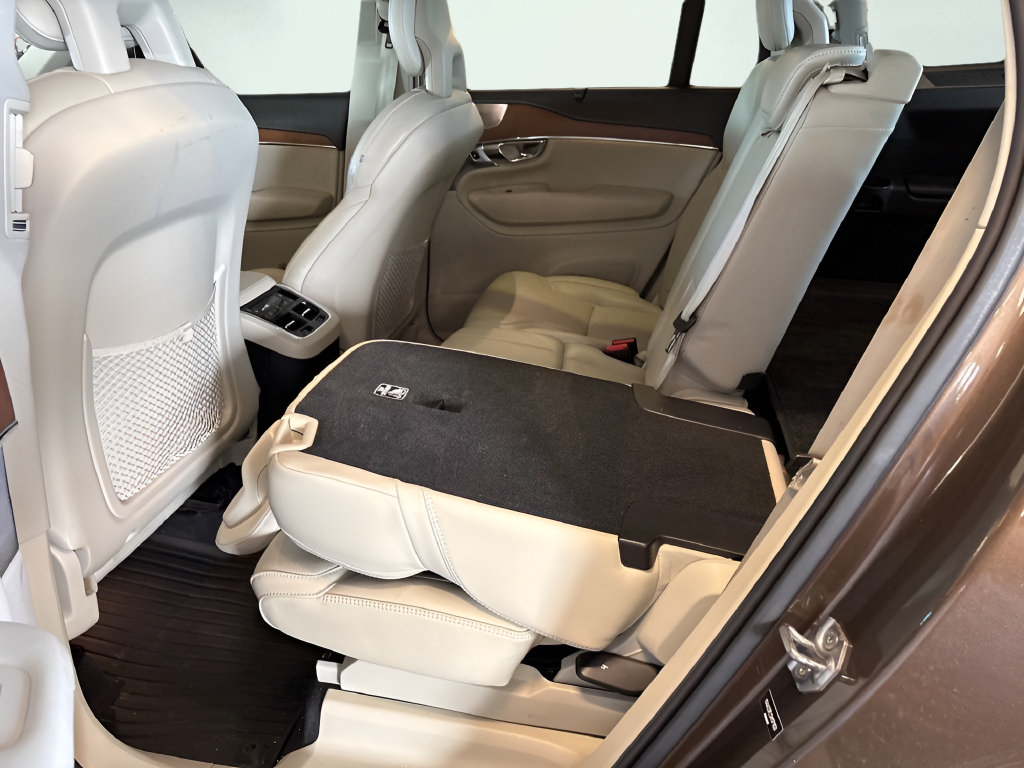 Used 2017 Volvo XC90 T6 Inscription w/ Vision Package AWD/4WD image 11