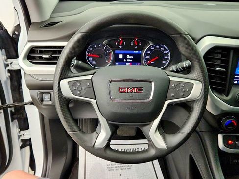 Used 2023 GMC Acadia SLE w/ Driver Convenience Package FWD image 13