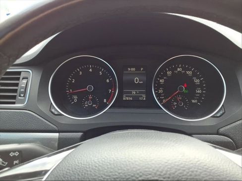 Used 2017 Volkswagen Jetta SE image 23