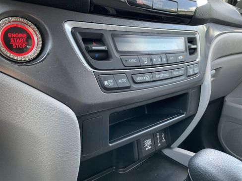 Used 2018 Honda Pilot EX image 32