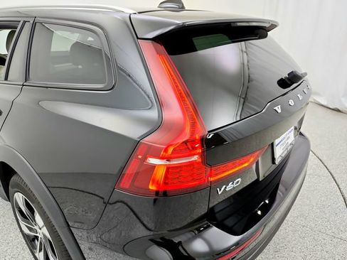 New 2026 Volvo V60 B5 Cross Country Plus w/ Climate Package AWD/4WD image 27