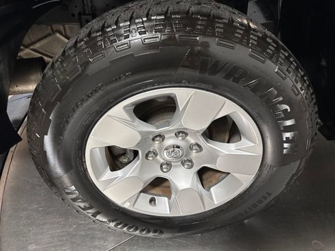 Used 2020 RAM 1500 Big Horn AWD/4WD image 13