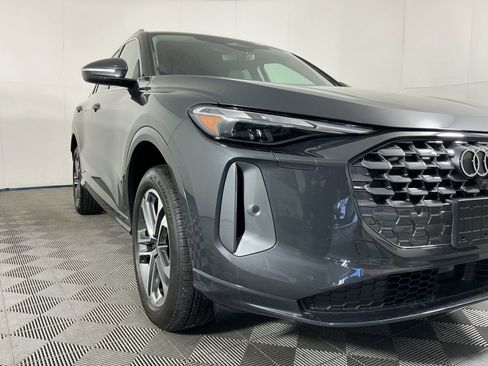 Used 2025 Audi Q5 Premium w/ 19" Wheel Package image 3