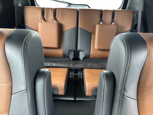 Used 2024 Lexus GX 550 w/ Accessory Package (Z1) AWD/4WD image 16