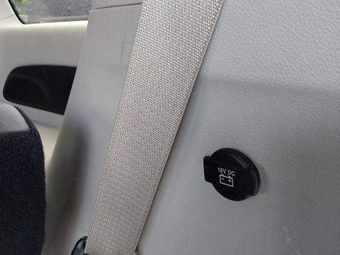 Used 2023 Chrysler Pacifica Touring-L FWD image 38