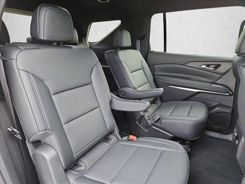 Used 2026 Chevrolet Traverse LT FWD image 21
