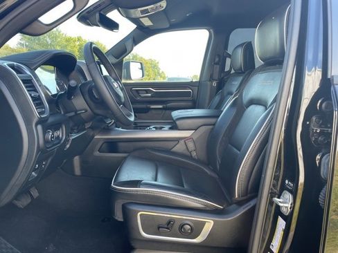 Used 2025 RAM 1500 Laramie image 8