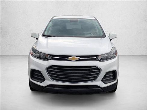 Used 2022 Chevrolet Trax LS w/ Tint and Cruise Package FWD image 2