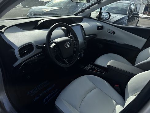 Used 2021 Toyota Prius Prime XLE image 10