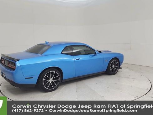 Used 2016 Dodge Challenger R/T Scat Pack w/ Leather Interior Group RWD image 15