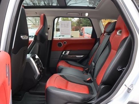 Used 2019 Land Rover Range Rover Sport SVR image 11