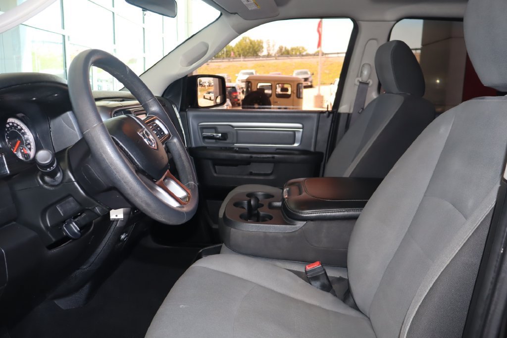 Used 2021 RAM 1500 Classic SLT AWD/4WD image 14