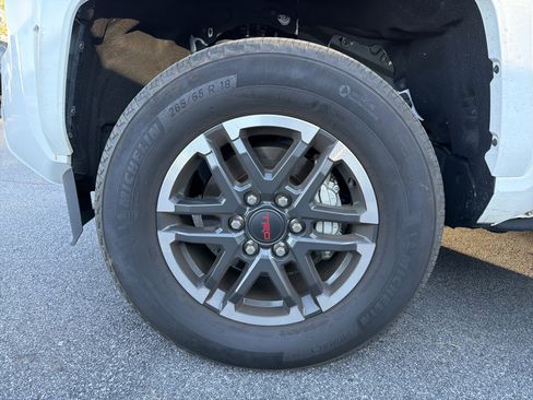 Used 2024 Toyota Tacoma TRD Sport image 13