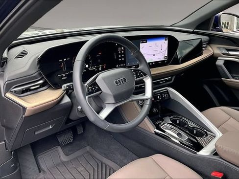 Used 2025 Audi Q5 Premium w/ Convenience Package AWD/4WD image 17