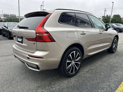 Used 2024 Volvo XC60 B5 Plus w/ Protection Package Premier AWD/4WD image 8
