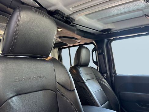 Used 2023 Jeep Wrangler Unlimited Sahara AWD/4WD image 31