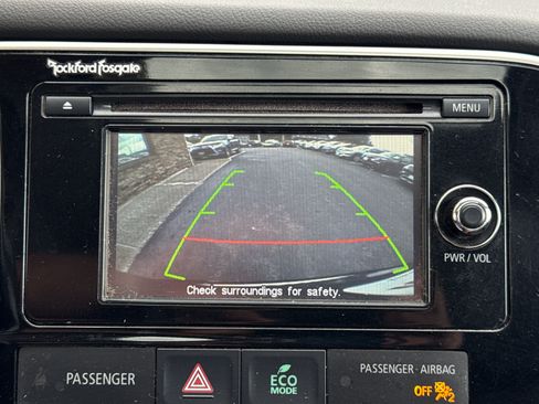 Used 2015 Mitsubishi Outlander SE AWD/4WD image 24