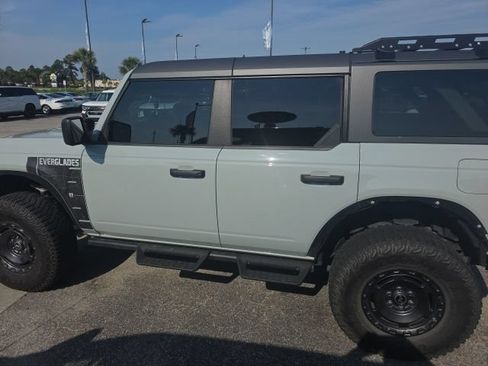 Used 2024 Ford Bronco Everglades AWD/4WD image 11