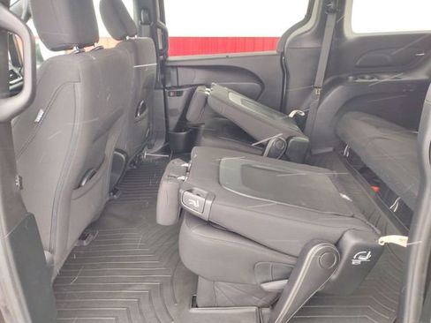 Used 2018 Chrysler Pacifica Touring Plus w/ S Appearance Package image 37