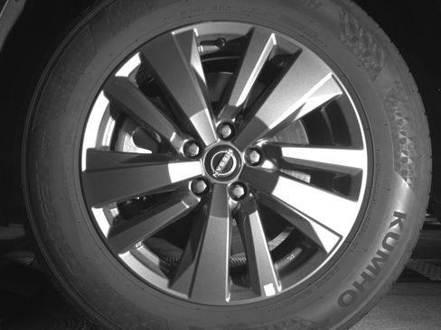 Used 2025 Nissan Pathfinder SV image 12