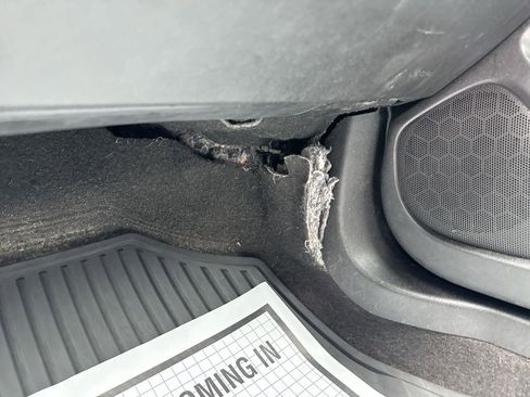 Used 2017 Chevrolet Malibu LT image 38