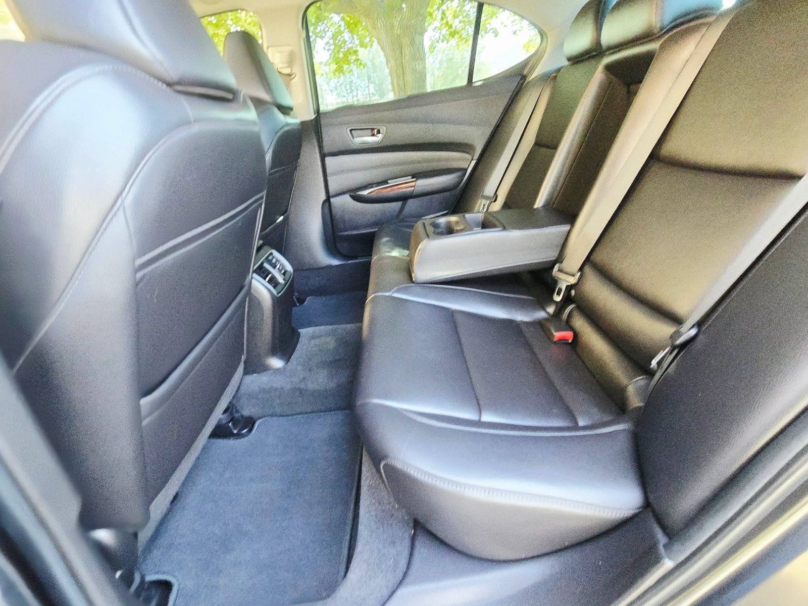 Used 2016 Acura TLX FWD image 34