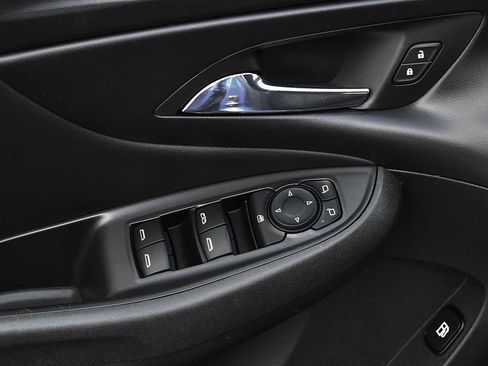 Used 2017 Chevrolet Volt LT image 25