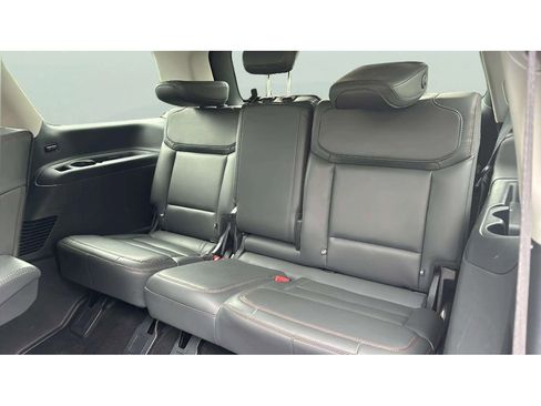 Used 2025 Ford Expedition Active AWD/4WD image 14