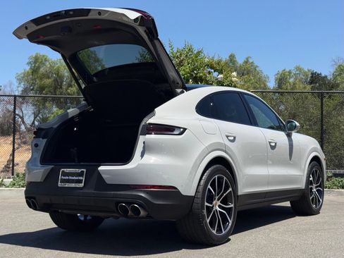 Used 2026 Porsche Cayenne S AWD/4WD image 31