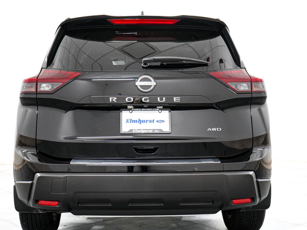 Used 2026 Nissan Rogue SV w/ Cold Weather Package AWD/4WD image 6