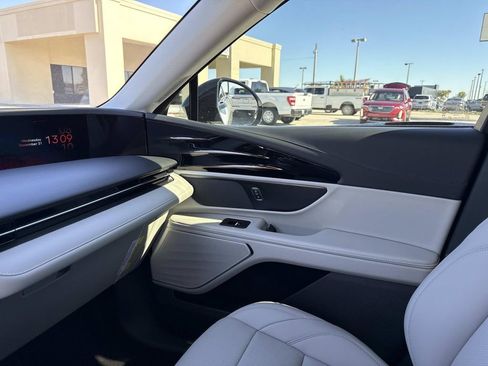 New 2026 Lincoln Nautilus Premier image 22