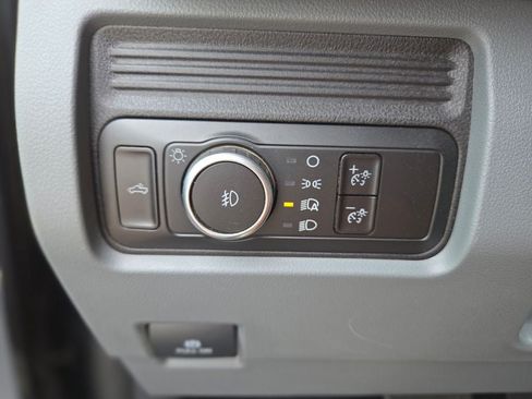 Certified 2025 Ford F250 XLT AWD/4WD image 28