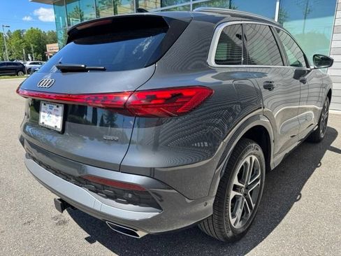 Certified 2025 Audi Q5 Premium AWD/4WD image 5