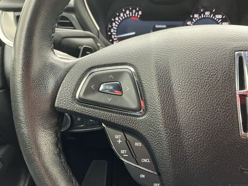 Used 2017 Lincoln MKC Premiere image 9