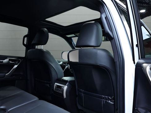 Used 2020 Lexus GX 460 Premium w/ Premium Package image 30