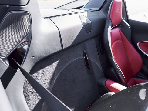 Used 2025 McLaren Artura Spider image 40