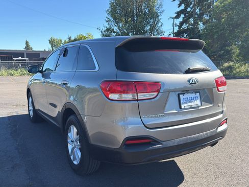 Used 2018 Kia Sorento L FWD image 21