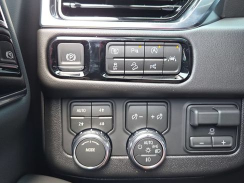 New 2026 GMC Yukon Elevation w/ Elevation Premium Package AWD/4WD image 34