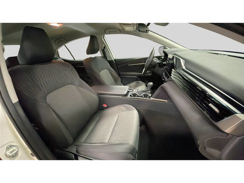 Used 2025 Toyota Camry LE FWD image 17