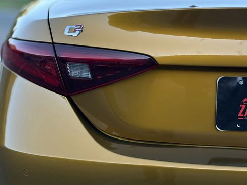 Used 2023 Alfa Romeo Giulia Veloce image 12