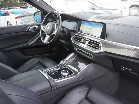 Used 2022 BMW X6 M50i w/ Executive Package image 41