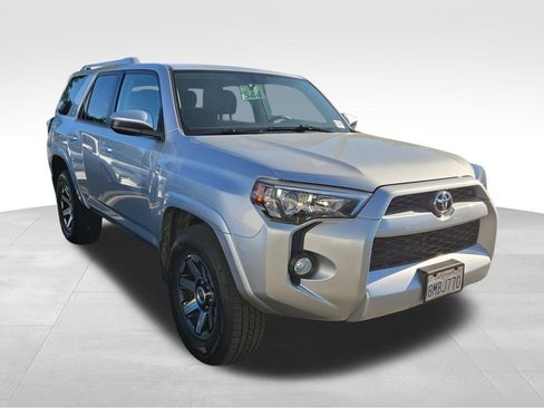 Used 2018 Toyota 4Runner SR5 RWD image 1