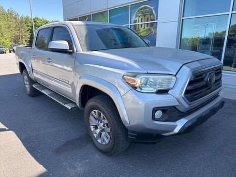 Used 2019 Toyota Tacoma SR5 RWD image 1