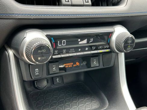 Used 2020 Toyota RAV4 XSE w/ XSE Grade Weather Package AWD/4WD image 34