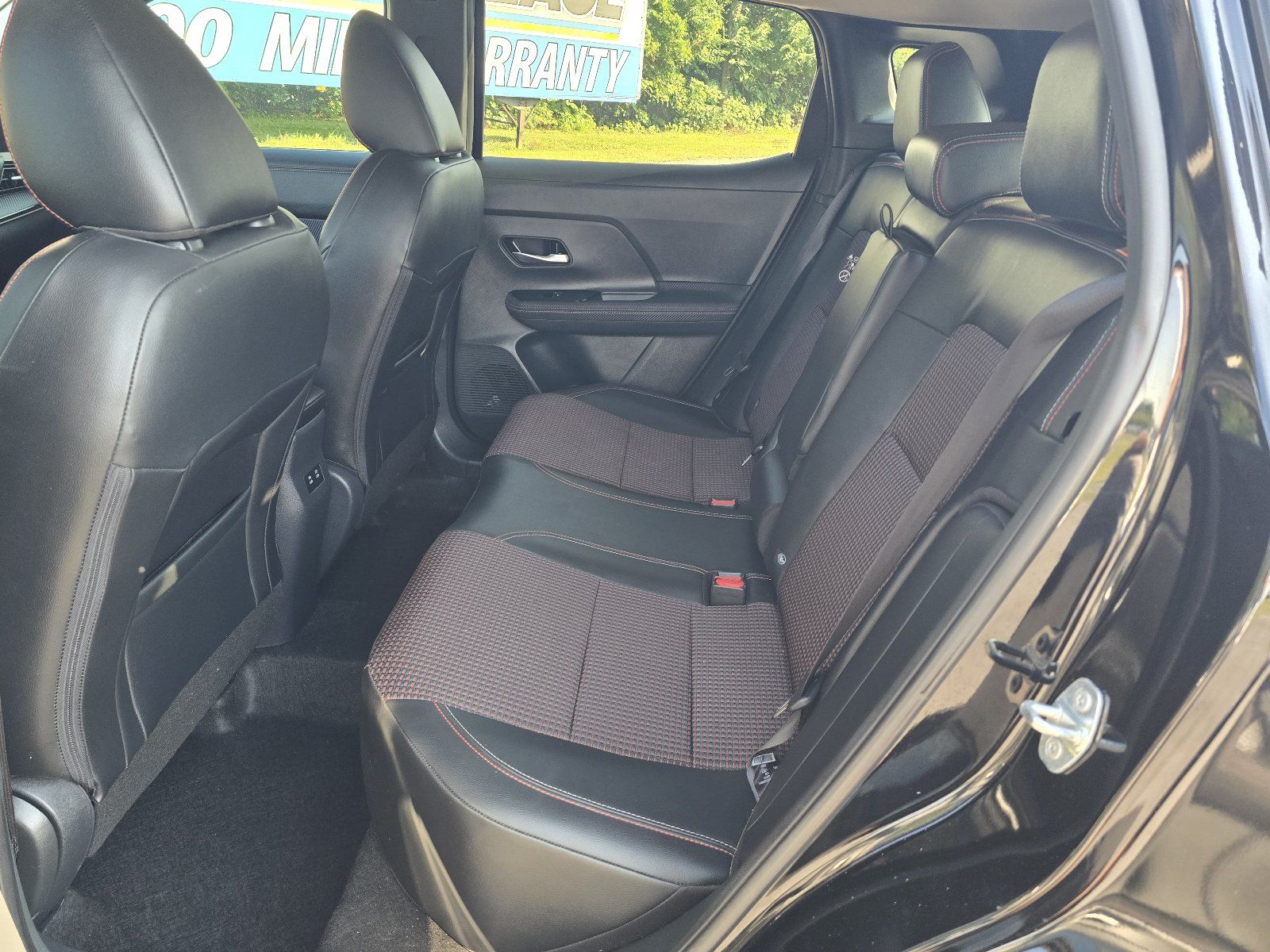Used 2025 Nissan Kicks SR AWD/4WD image 11