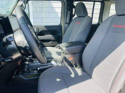 Used 2026 Jeep Wrangler Unlimited Rubicon AWD/4WD image 7