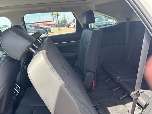 Used 2023 Kia Sorento S w/ Panoramic Sunroof Package AWD/4WD image 31