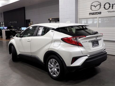 Used 2020 Toyota C-HR LE image 24