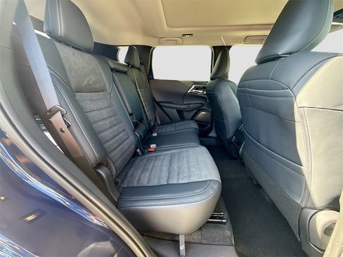 New 2026 Mitsubishi Outlander SE image 29