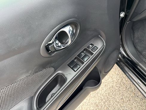 Used 2016 Nissan Versa SV FWD image 12